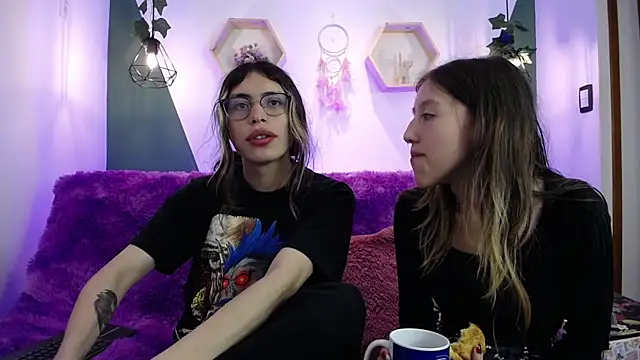 Snapshot of BRIAR_AND_BLAIR chatting on 2, 12, 2024 BRIAR AND BLAIR online show from 2, 12, 2024