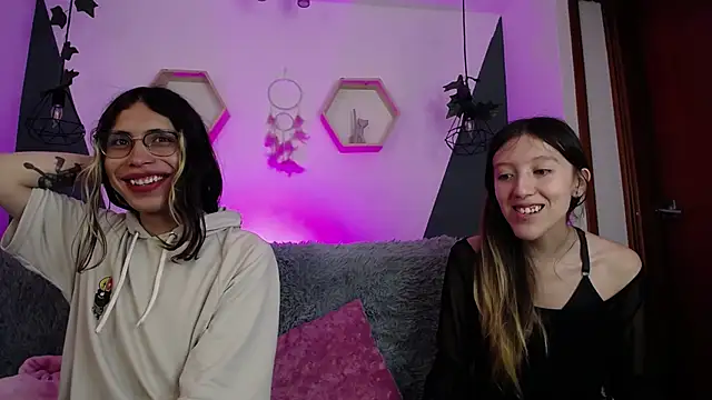 Snapshot of BRIAR_AND_BLAIR chatting on 10, 2, 2025 BRIAR AND BLAIR online show from 10, 2, 2025