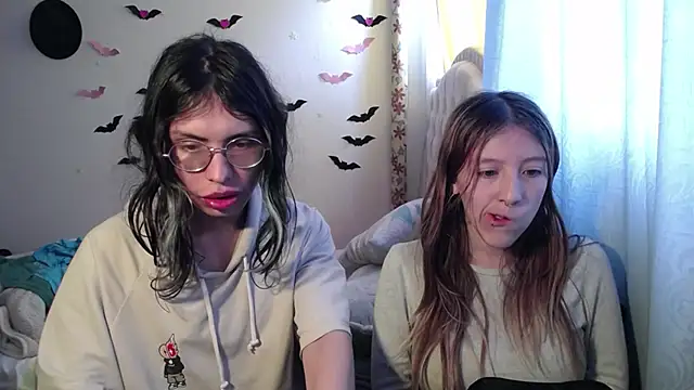 Snapshot of BRIAR_AND_BLAIR chatting on 24, 9, 2025 BRIAR AND BLAIR online show from 24, 9, 2025