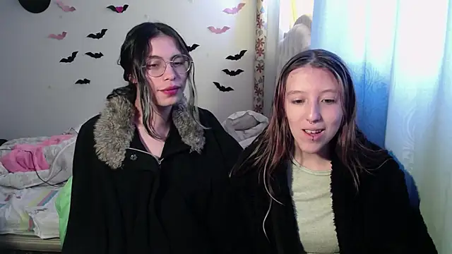 Snapshot of BRIAR_AND_BLAIR chatting on 25, 9, 2025 BRIAR AND BLAIR online show from 25, 9, 2025