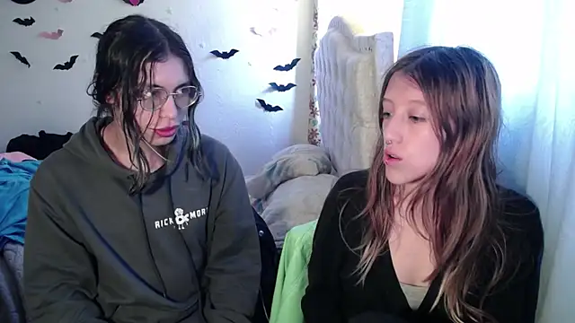 Snapshot of BRIAR_AND_BLAIR chatting on 16, 10, 2025 BRIAR AND BLAIR online show from 16, 10, 2025