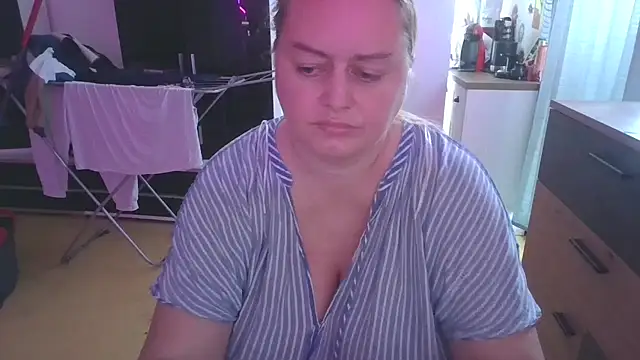 Snapshot of Meliss_Official9 chatting on 10, 3, 2025 Meliss Official9 online show from 10, 3, 2025