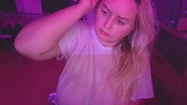 Snapshot of Meliss_Official9 chatting on 12, 3, 2025 Meliss Official9 online show from 12, 3, 2025