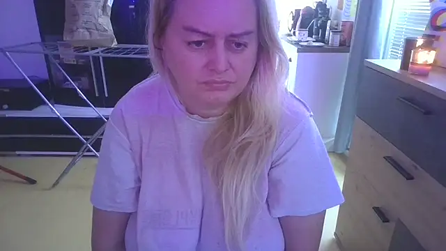 Snapshot of Meliss_Official9 chatting on 20, 3, 2025 Meliss Official9 online show from 20, 3, 2025