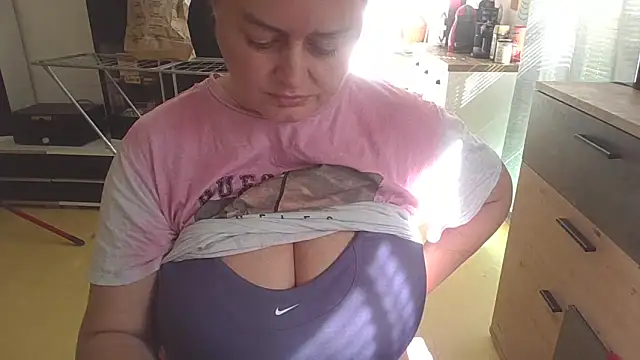 Snapshot of Meliss_Official9 chatting on 21, 3, 2025 Meliss Official9 online show from 21, 3, 2025