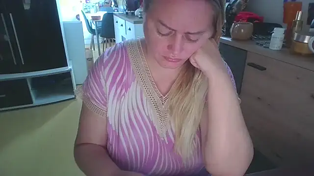 Snapshot of Meliss_Official9 chatting on 17, 9, 2025 Meliss Official9 online show from 17, 9, 2025