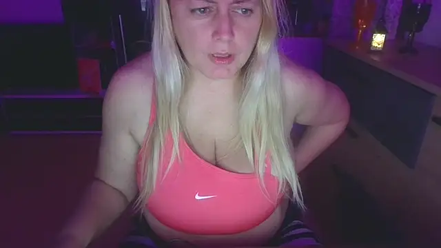 Snapshot of Meliss_Official9 chatting on 25, 9, 2025 Meliss Official9 online show from 25, 9, 2025