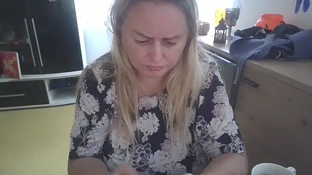 Snapshot of Meliss_Official9 chatting on 27, 9, 2025 Meliss Official9 online show from 27, 9, 2025