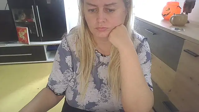 Snapshot of Meliss_Official9 chatting on 29, 9, 2025 Meliss Official9 online show from 29, 9, 2025