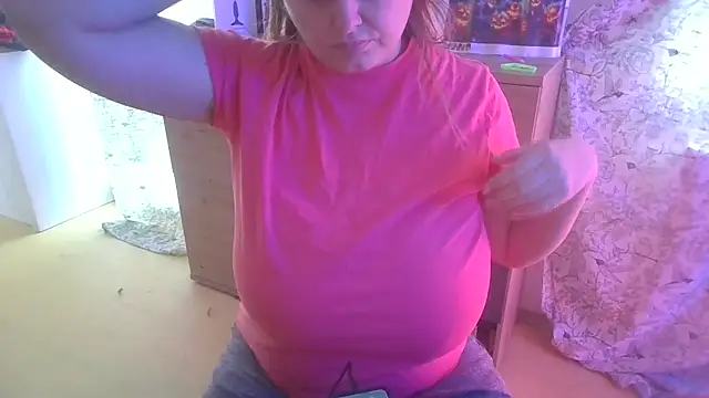 Snapshot of Meliss_Official9 chatting on 5, 10, 2025 Meliss Official9 online show from 5, 10, 2025