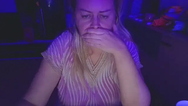 Snapshot of Meliss_Official9 chatting on 11, 10, 2025 Meliss Official9 online show from 11, 10, 2025