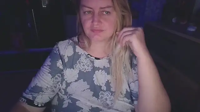 Snapshot of Meliss_Official9 chatting on 14, 10, 2025 Meliss Official9 online show from 14, 10, 2025