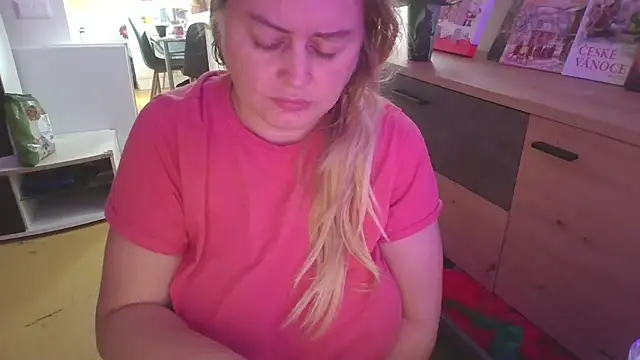 Snapshot of Meliss_Official9 chatting on 16, 11, 2025 Meliss Official9 online show from 16, 11, 2025