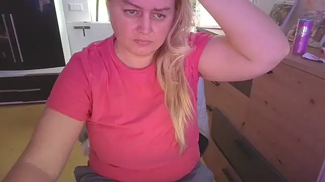 Snapshot of Meliss_Official9 chatting on 21, 11, 2025 Meliss Official9 online show from 21, 11, 2025