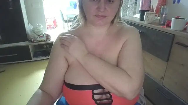Snapshot of Meliss_Official9 chatting on 12, 4, 2026 Meliss Official9 online show from 12, 4, 2026