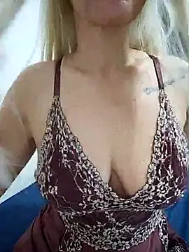 Snapshot of Biaangel34 chatting on 5, 10, 2025 Biaangel34 online show from 5, 10, 2025