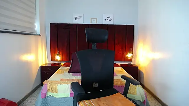 Snapshot of Zuzana21 chatting on 19, 12, 2024 Zuzana21 online show from 19, 12, 2024