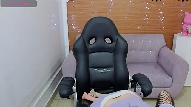 Chinatsu t online show from 13, 2, 2026