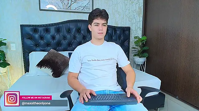 MaxxiCruz online show from 4, 10, 2025