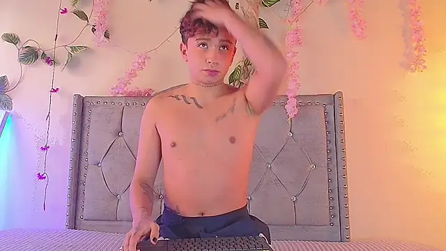 Snapshot of daimond_01 chatting on 14, 11, 2025 daimond 01 online show from 14, 11, 2025