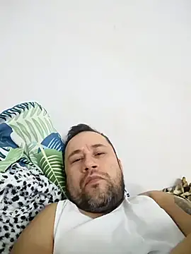 Snapshot of very2_sexy chatting on 23, 10, 2025 very2 sexy online show from 23, 10, 2025