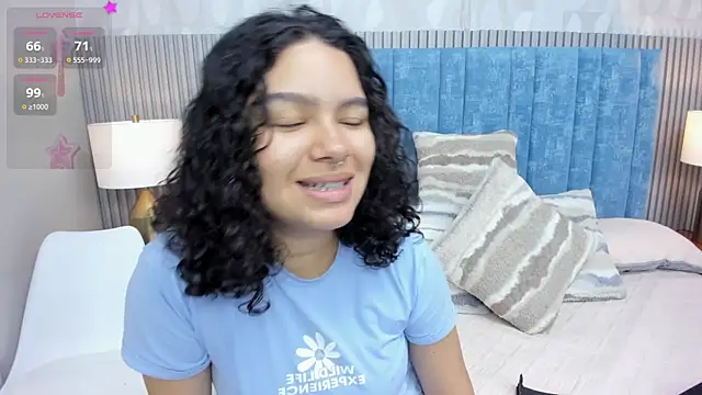 Snapshot of pretty_sunlight_ chatting on 12, 10, 2025 pretty sunlight online show from 12, 10, 2025