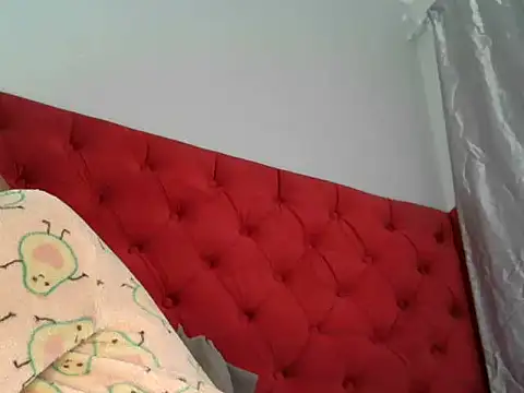 Snapshot of TheSweetBerry chatting on 3, 7, 2026 TheSweetBerry online show from 3, 7, 2026