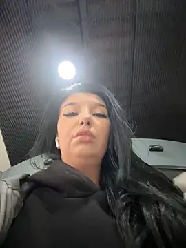 Tisha Busty online show from 17, 11, 2025