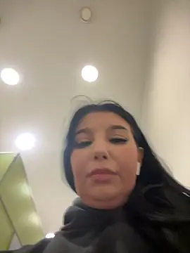 Tisha Busty online show from 9, 2, 2026