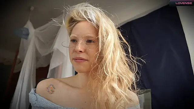  Phantom thread  online show from 17, 3, 2025