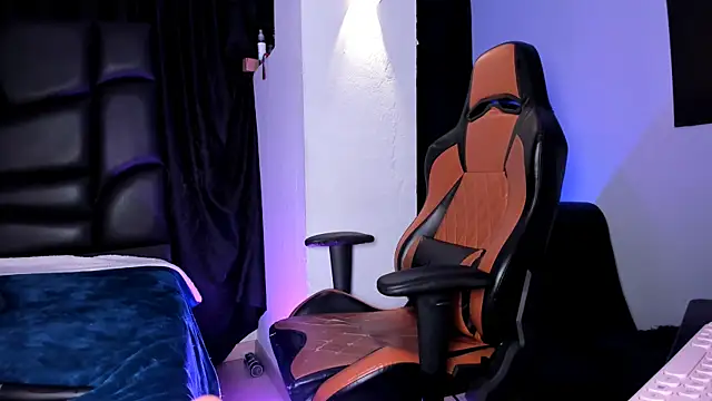 LexieandNate online show from 24, 2, 2025