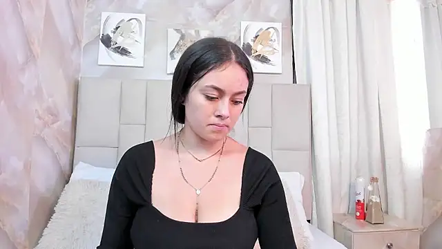 Jaslyn  Smith online show from 13, 1, 2026