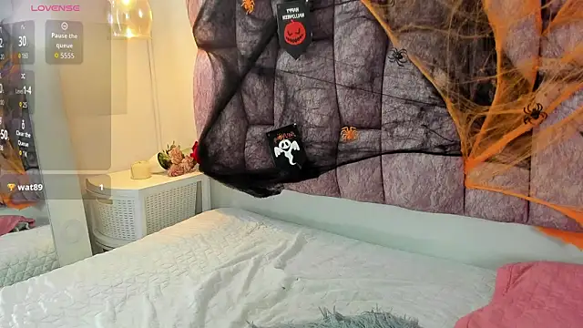 Snapshot of britanny-collyns chatting on 14, 10, 2025 britanny-collyns online show from 14, 10, 2025