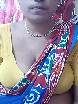 Snapshot of miss-Riy chatting on 4, 12, 2025 miss-Riy online show from 4, 12, 2025