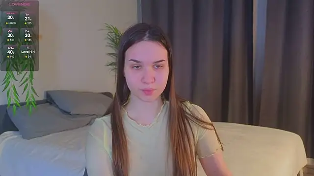 Roxie Mils online show from 10, 12, 2024