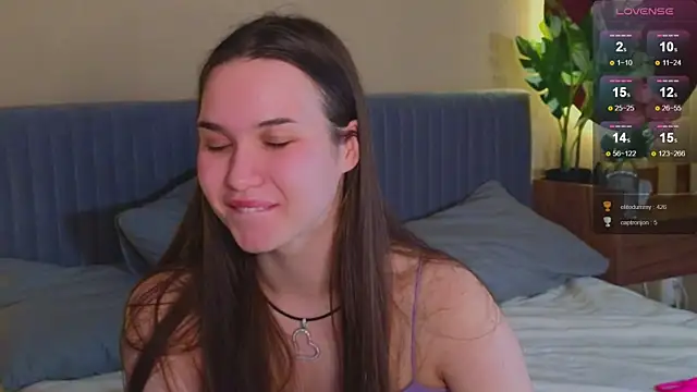 Roxie Mils online show from 30, 12, 2024