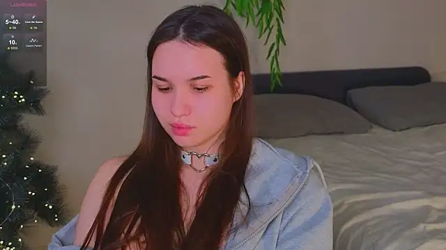 Roxie Mils online show from 11, 1, 2025