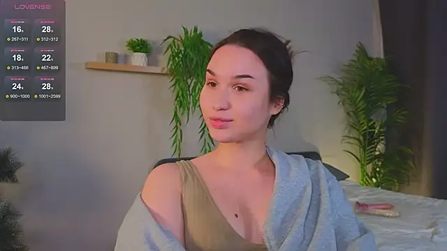 Roxie Mils online show from 16, 1, 2025