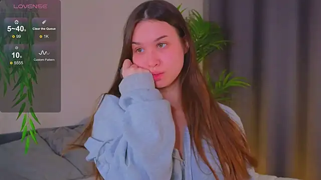 Roxie Mils online show from 22, 1, 2025