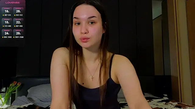 Roxie Mils online show from 20, 3, 2025