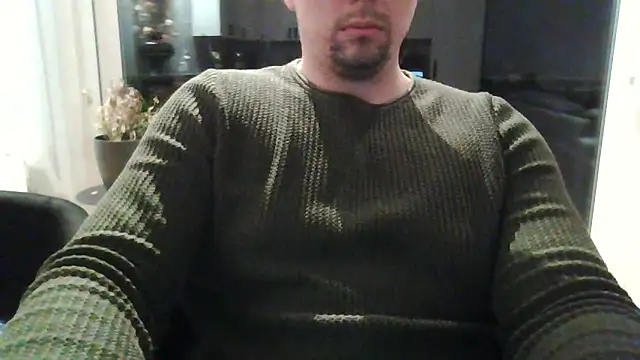 Snapshot of aleksergira chatting on 21, 3, 2025 aleksergira online show from 21, 3, 2025