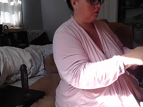 Snapshot of LauLauPAWG chatting on 26, 9, 2025 LauLauPAWG online show from 26, 9, 2025