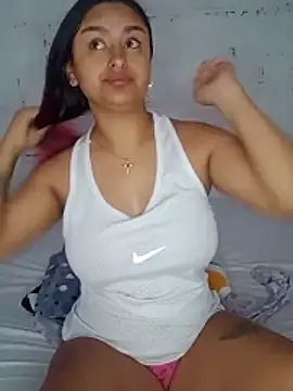 Snapshot of sariitha_sw chatting on 23, 4, 2026 sariitha sw online show from 23, 4, 2026