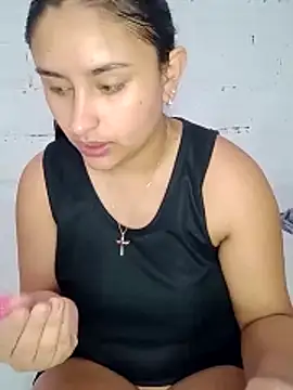 Snapshot of sariitha_sw chatting on 27, 4, 2026 sariitha sw online show from 27, 4, 2026
