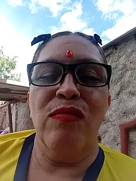 Snapshot of mom_son_dirty chatting on 7, 7, 2026 mom son dirty online show from 7, 7, 2026