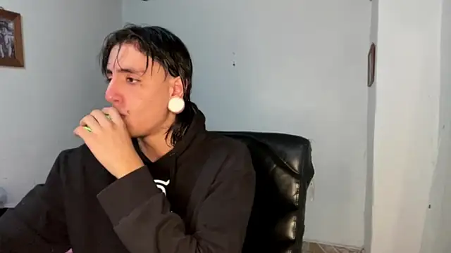 Snapshot of Matthew_Dixonn chatting on 17, 2, 2025 Matthew Dixonn online show from 17, 2, 2025