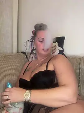 Snapshot of vanessaNL chatting on 2, 2, 2025 vanessaNL online show from 2, 2, 2025