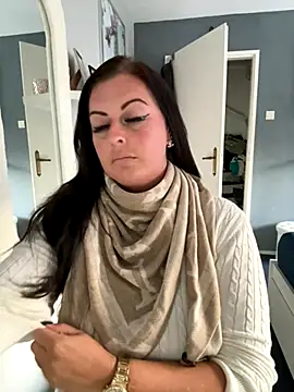 Snapshot of vanessaNL chatting on 2, 10, 2025 vanessaNL online show from 2, 10, 2025