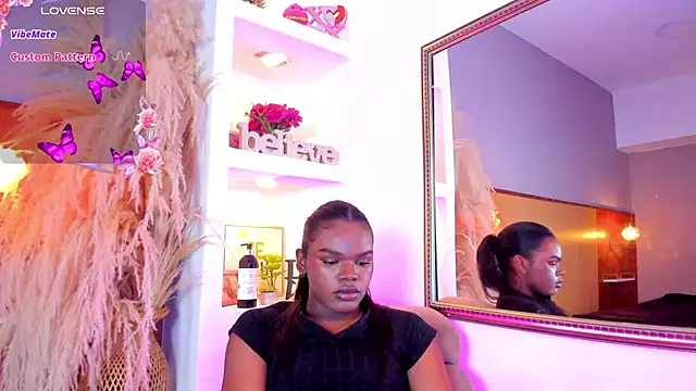 CamiEstrada online show from 13, 2, 2025