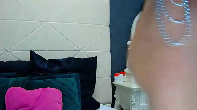 IssaSmith online show from 18, 1, 2025